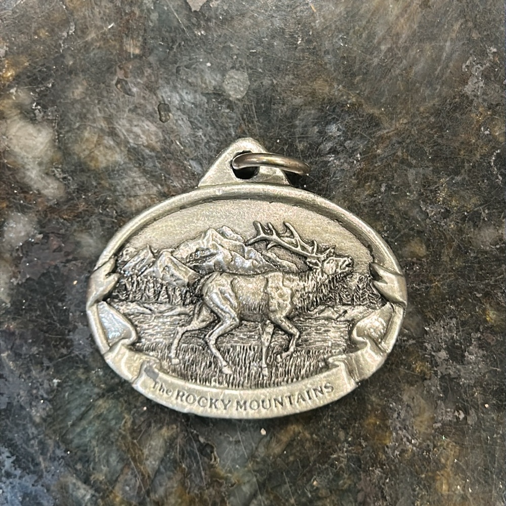 Vintage 1984 Siskiyou Buckle Co. The Rocky Mountains Elk Pewter pendant